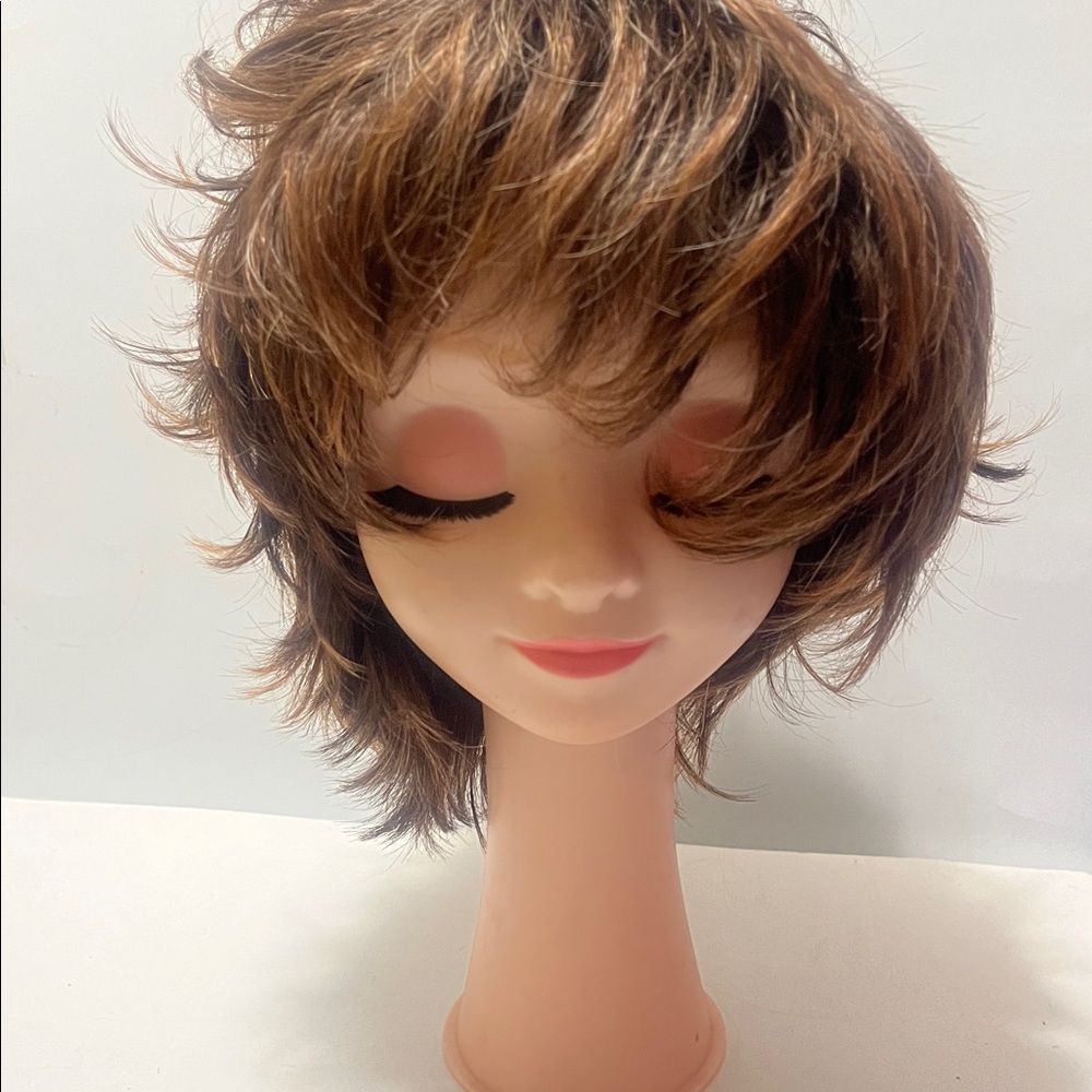Brown Layered Short Wig with Bangs - Women Hair - Picture 5 of 9
